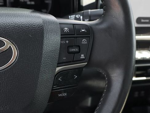 Used 2025 Toyota Camry XLE FWD image 26