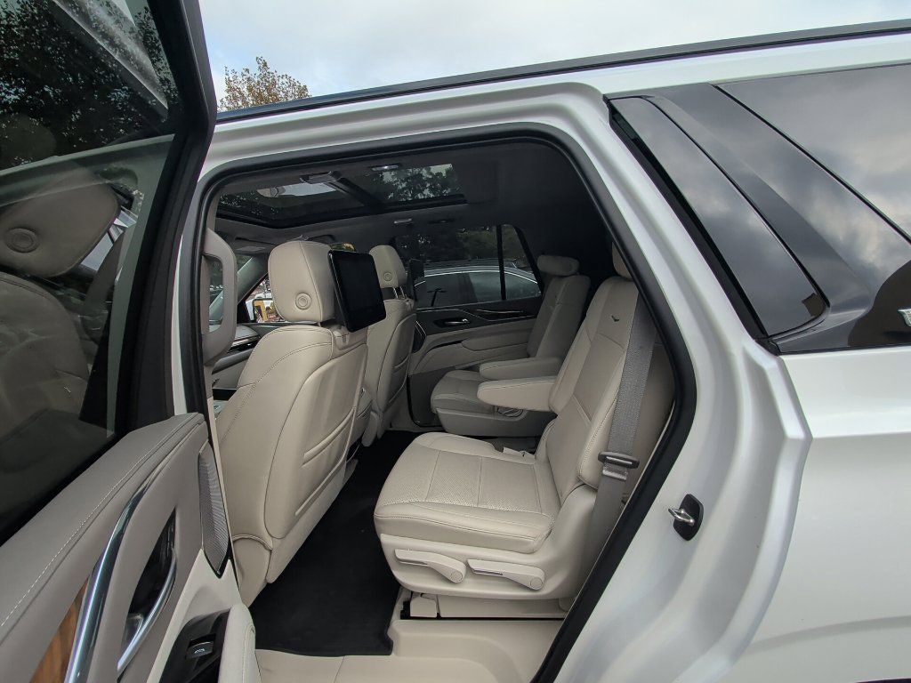 Used 2021 Cadillac Escalade Sport Platinum AWD/4WD image 11