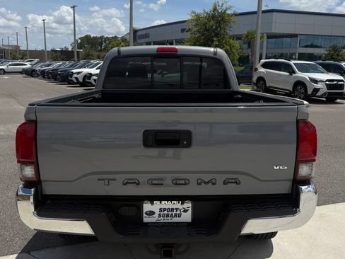 Used 2018 Toyota Tacoma TRD Off-Road AWD/4WD image 6