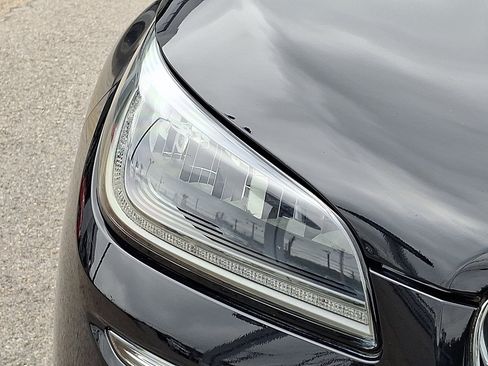 Used 2021 Lincoln Corsair AWD image 9