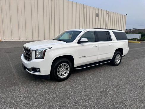 Used 2018 GMC Yukon XL SLT image 4