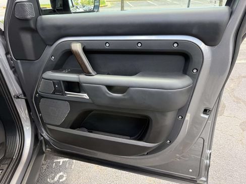 Used 2024 Land Rover Defender 110 X AWD/4WD image 17