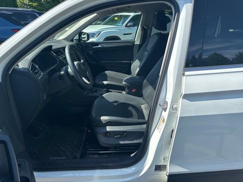 Certified 2024 Volkswagen Tiguan SE AWD/4WD image 10