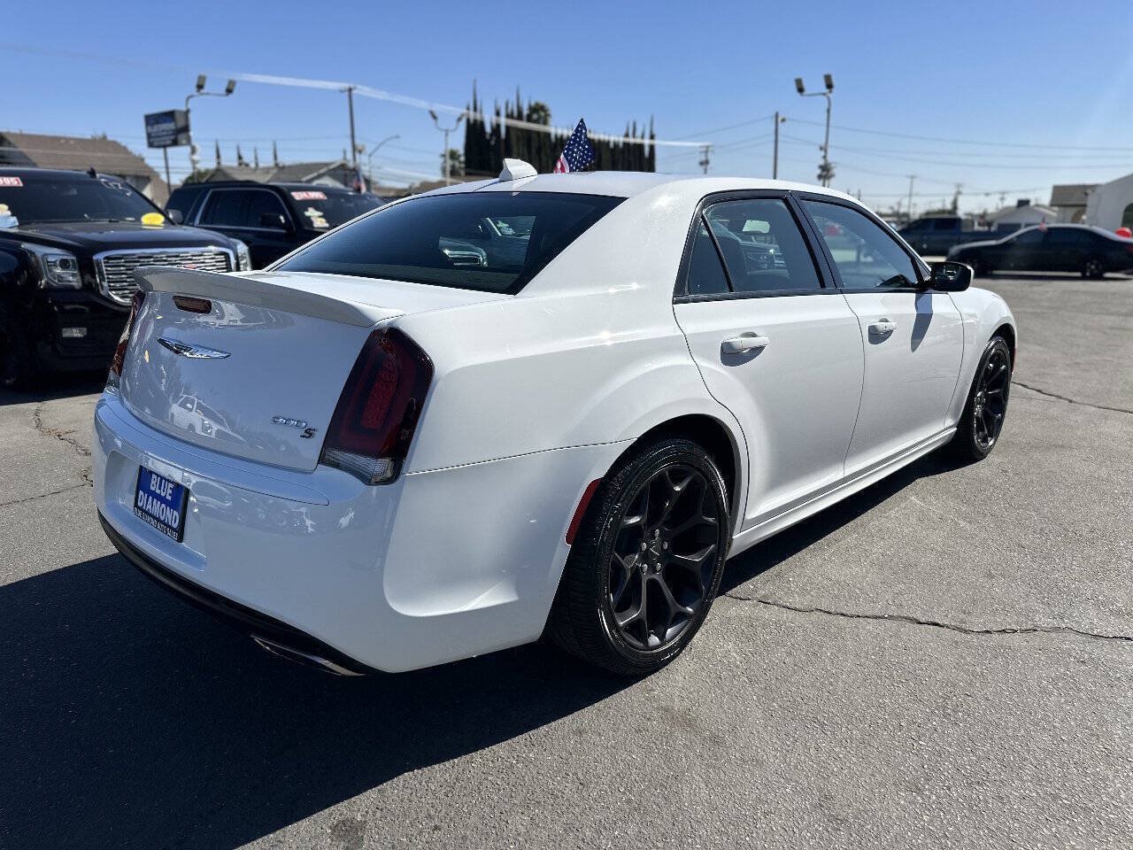 Used 2020 Chrysler 300 S w/ S Model Appearance Package RWD image 7