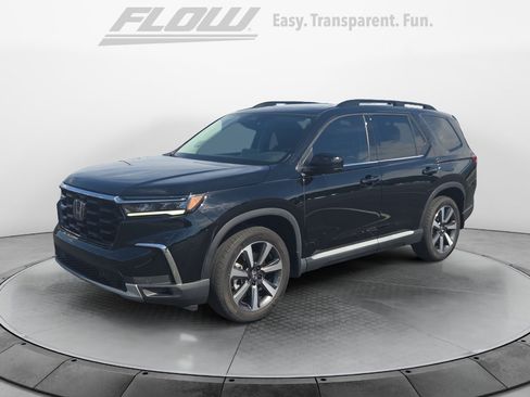Certified 2024 Honda Pilot Touring image 3
