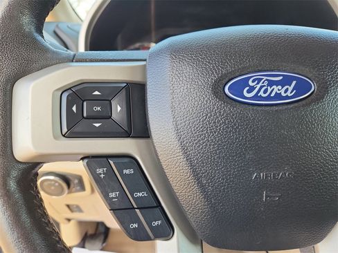 Used 2019 Ford F250 Lariat w/ Lariat Value Package image 19
