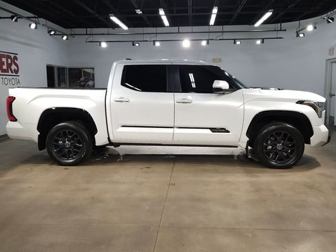 Used 2024 Toyota Tundra Platinum AWD/4WD image 8