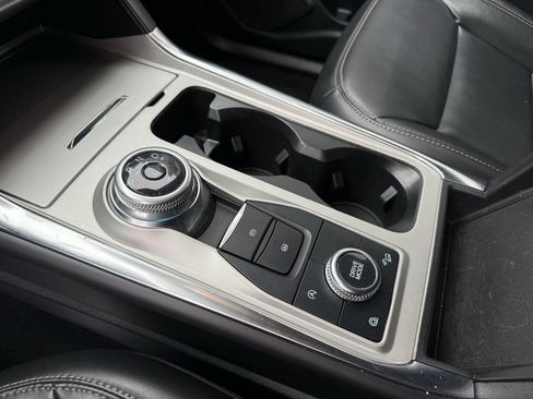 Used 2024 Ford Explorer XLT w/ Equipment Group 202A image 27