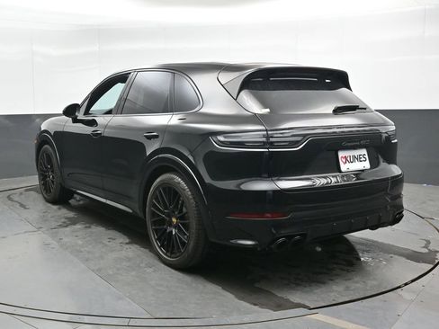 Used 2023 Porsche Cayenne GTS AWD/4WD image 11
