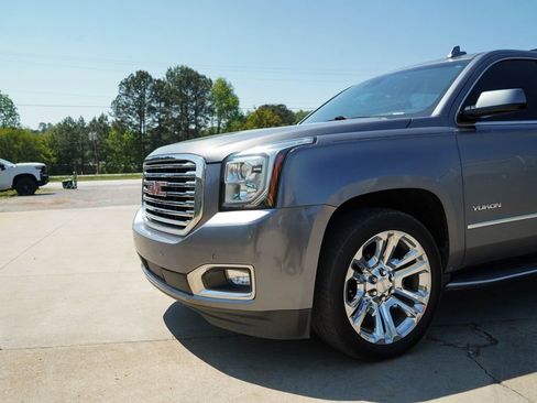 Used 2020 GMC Yukon SLT w/ Premium Edition image 11
