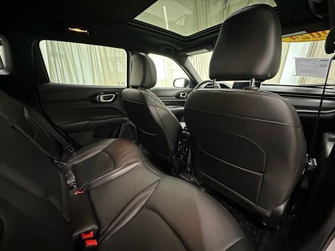 Used 2024 Jeep Compass Limited w/ High Altitude Package image 19