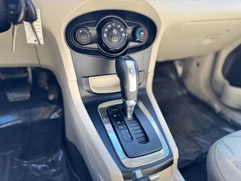 Used 2012 Ford Fiesta SE image 19