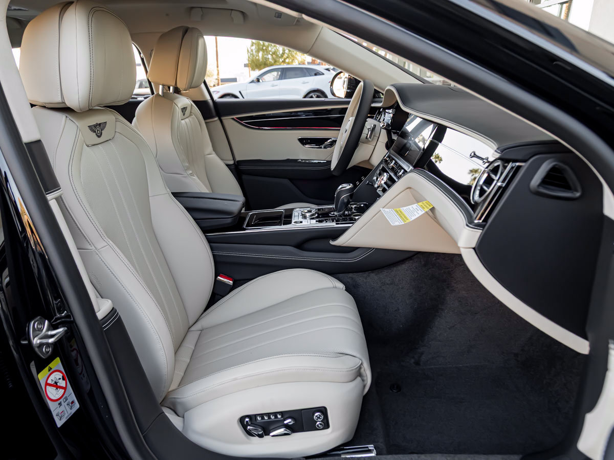Used 2026 Bentley Flying Spur V8 AWD/4WD image 35