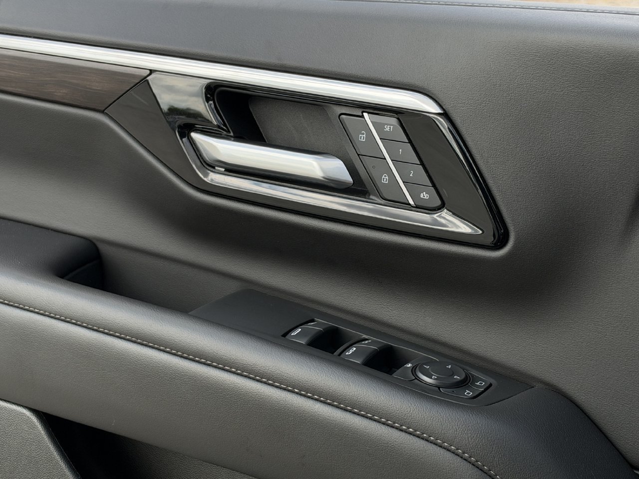 Certified 2025 Chevrolet Tahoe LT RWD image 23