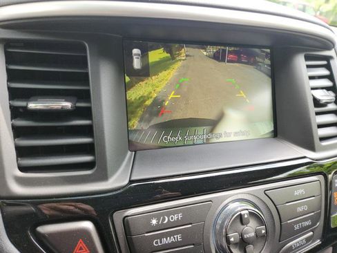 Used 2020 Nissan Pathfinder SV AWD/4WD image 14