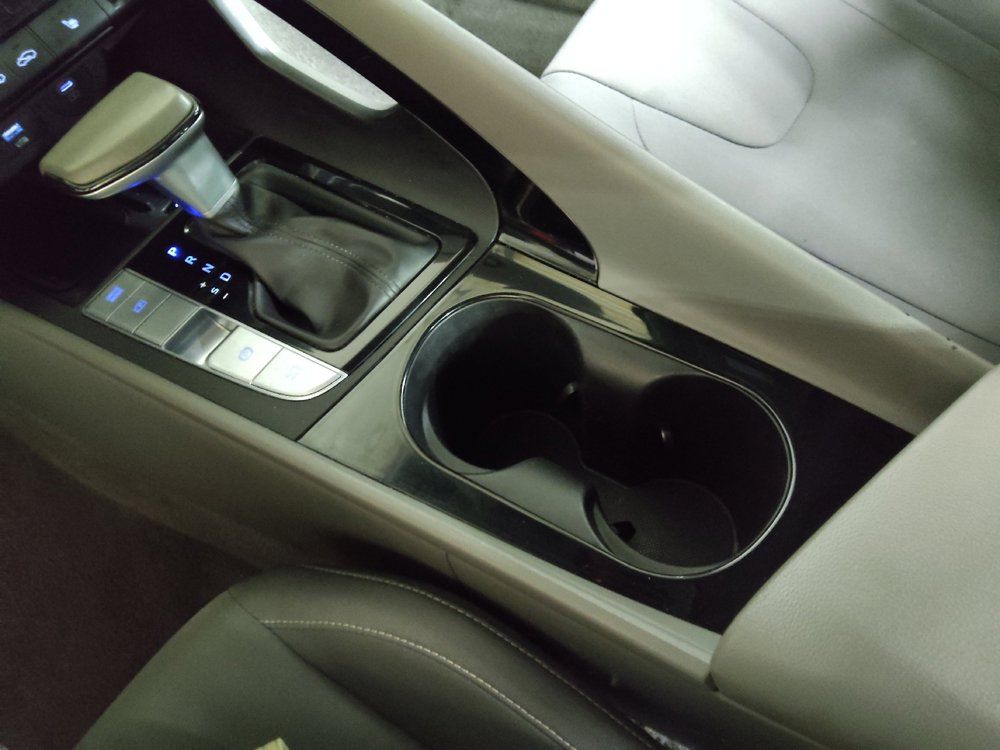 Used 2025 Hyundai Elantra SEL FWD image 26