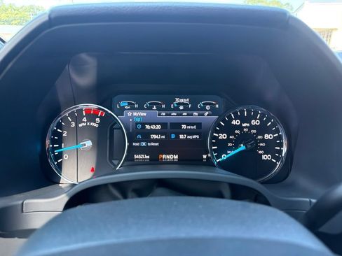 Used 2022 Ford F450 Platinum w/ FX4 Off-Road Package AWD/4WD image 26