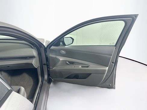 Used 2024 Hyundai Elantra SEL image 33