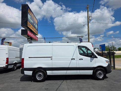 Used 2019 Mercedes-Benz Sprinter 144 w/ Driver Convenience Package image 3