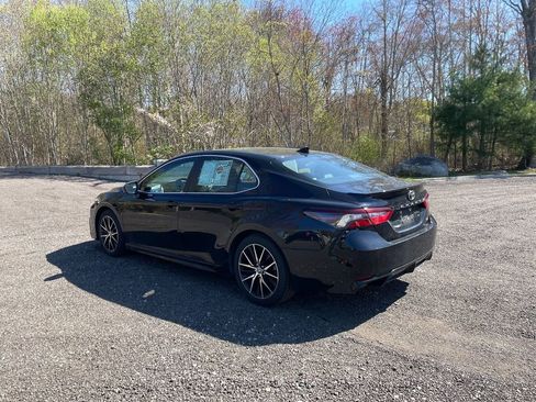 Used 2024 Toyota Camry SE FWD image 8