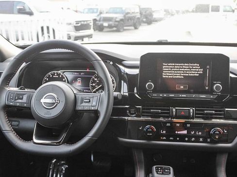 Used 2025 Nissan Pathfinder Rock Creek AWD/4WD image 14