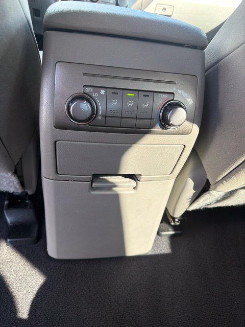 Used 2012 Toyota Highlander FWD w/ Tech Pkg image 9