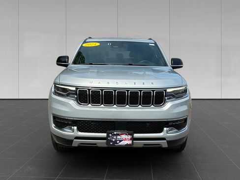 Used 2024 Jeep Wagoneer Series II w/ Flexible Seating Group AWD/4WD image 8