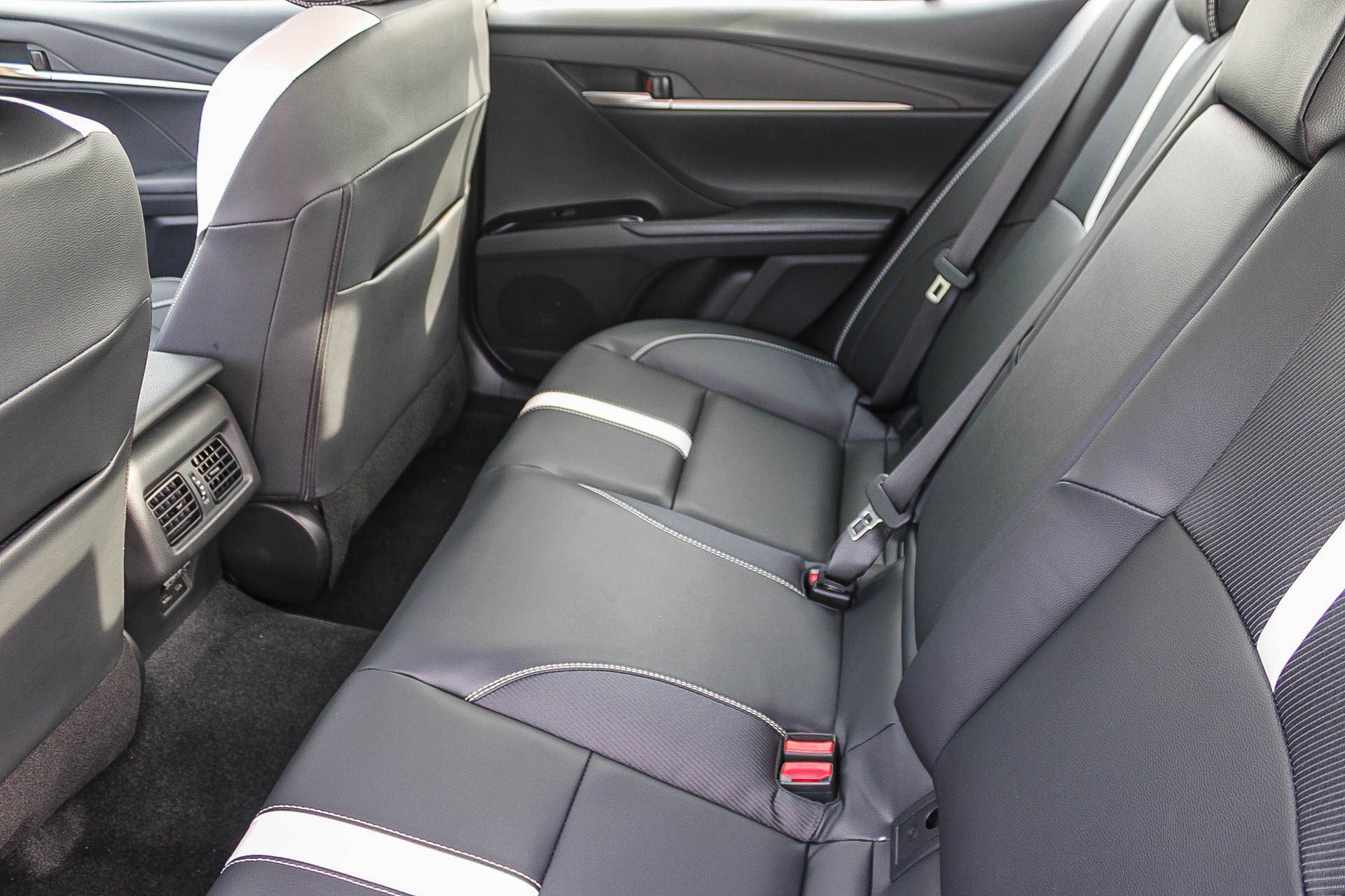 New 2026 Toyota Camry SE FWD image 21