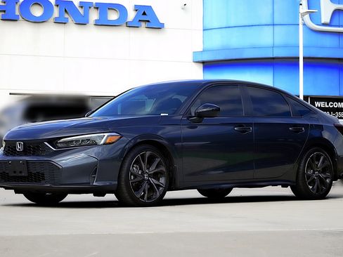 Used 2025 Honda Civic Sport image 1