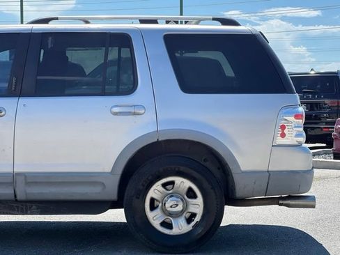 Used 2002 Ford Explorer XLT AWD/4WD image 5