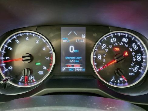 Used 2022 Toyota RAV4 XLE w/ Convenience Package FWD image 17