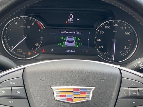 Used 2023 Cadillac XT5 Luxury FWD image 9