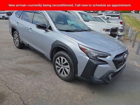 Used 2024 Subaru Outback Premium image 6