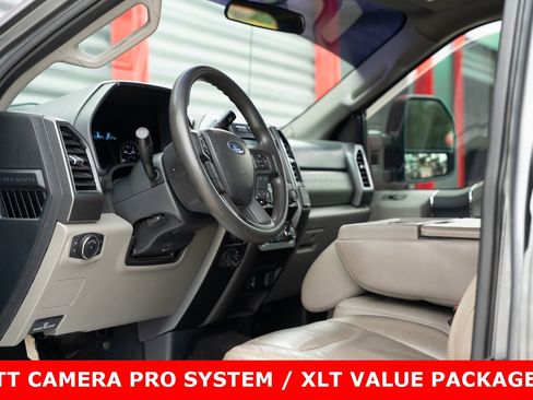 Used 2022 Ford F450 XLT w/ XLT Value Package image 2