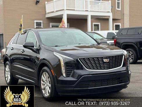 Used 2019 Cadillac XT4 Luxury w/ Cold Weather Package image 3