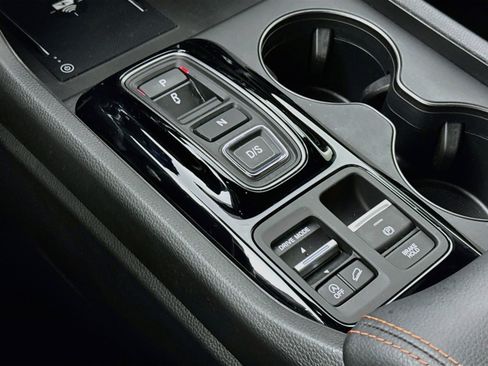 Certified 2025 Honda Pilot TrailSport image 16