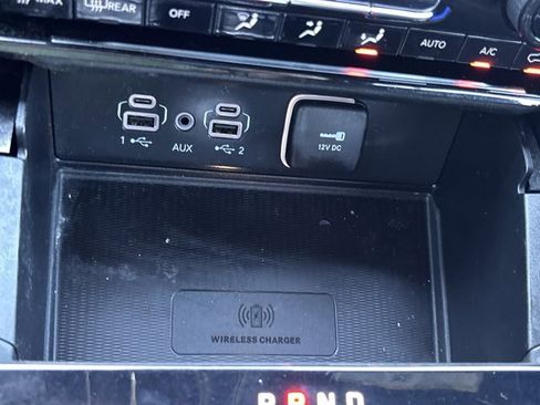 Used 2024 Jeep Grand Cherokee L Limited w/ Luxury Tech Group II image 36