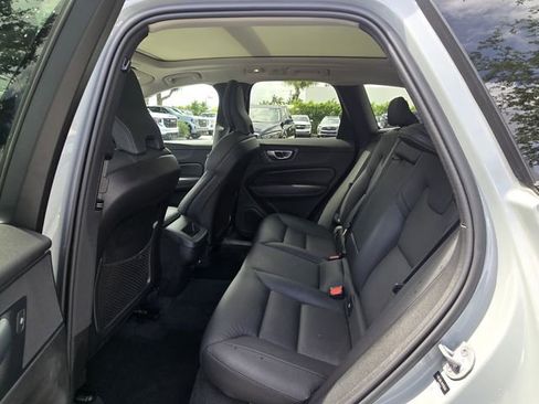 Certified 2024 Volvo XC60 B5 Plus w/ Protection Package Premier AWD/4WD image 15
