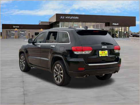 Used 2017 Jeep Grand Cherokee Overland RWD image 3