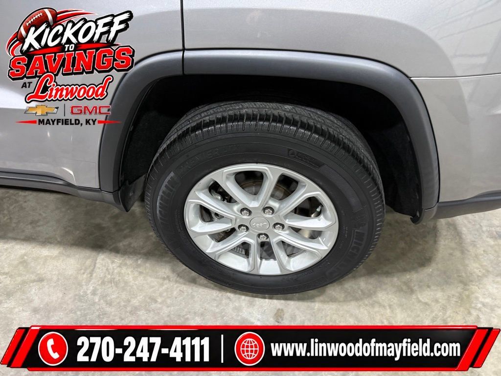 Used 2021 Jeep Grand Cherokee Laredo AWD/4WD image 7