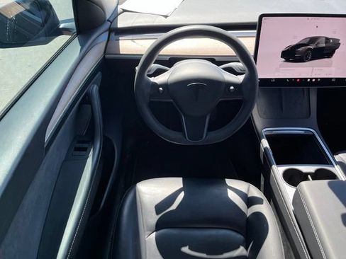 Used 2024 Tesla Model Y Long Range AWD/4WD image 8