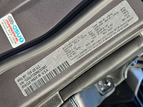 Used 2022 Jeep Grand Cherokee Trailhawk w/ Luxury Tech Group III image 37