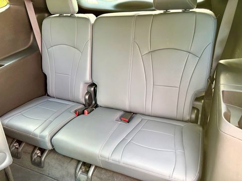 Used 2023 Buick Enclave Essence w/ Experience Buick Package AWD/4WD image 17