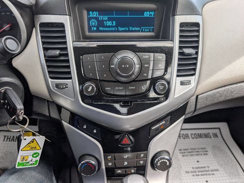 Used 2013 Chevrolet Cruze LS FWD image 15