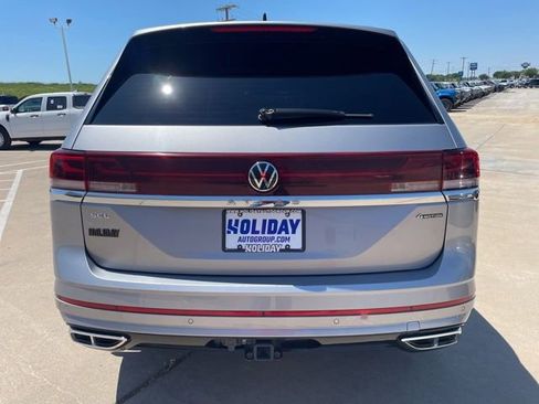 Used 2024 Volkswagen Atlas SEL Premium R-Line AWD/4WD image 8