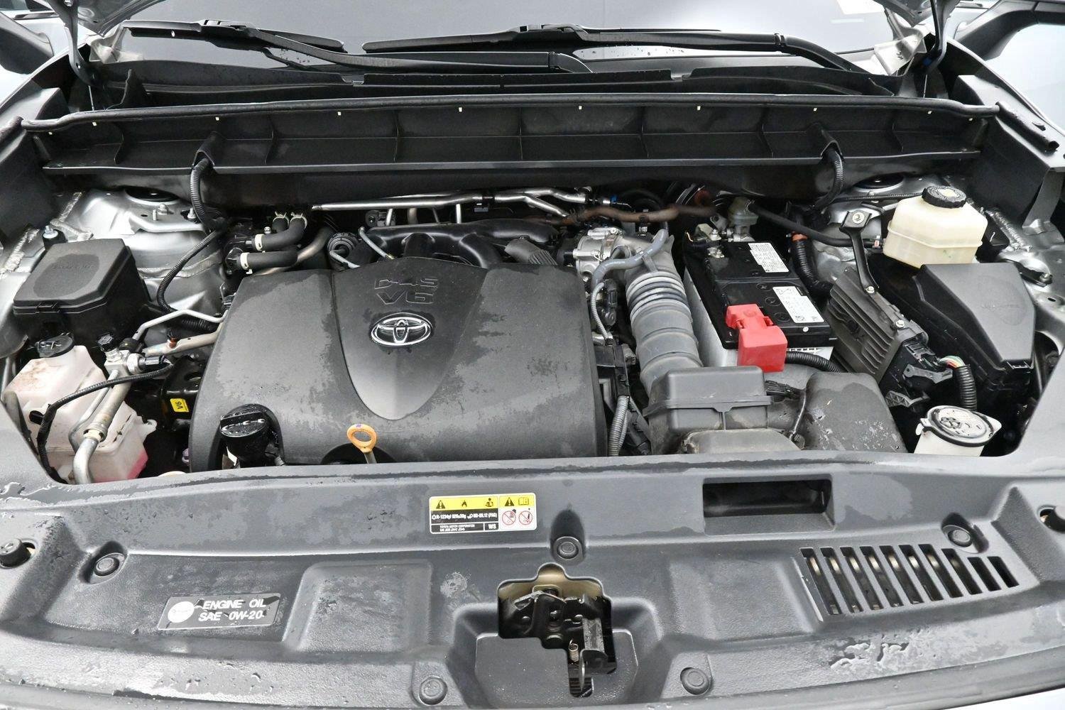 Used 2022 Toyota Highlander XLE FWD image 41