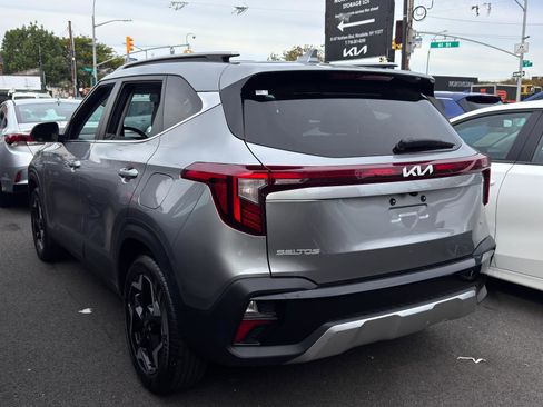 Used 2024 Kia Seltos EX image 6