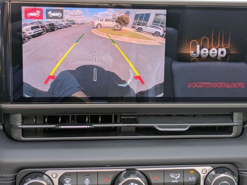 New 2025 Jeep Wrangler Rubicon w/ Technology Group image 21