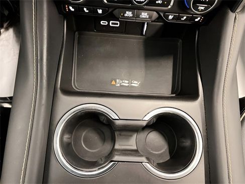 Certified 2024 Chevrolet Suburban Premier image 30