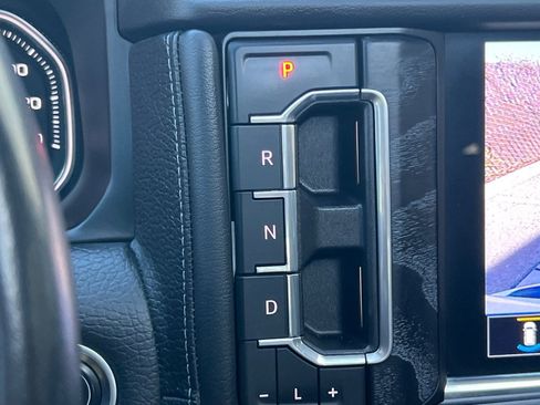 Used 2021 GMC Yukon Denali w/ Denali Premium Package image 23